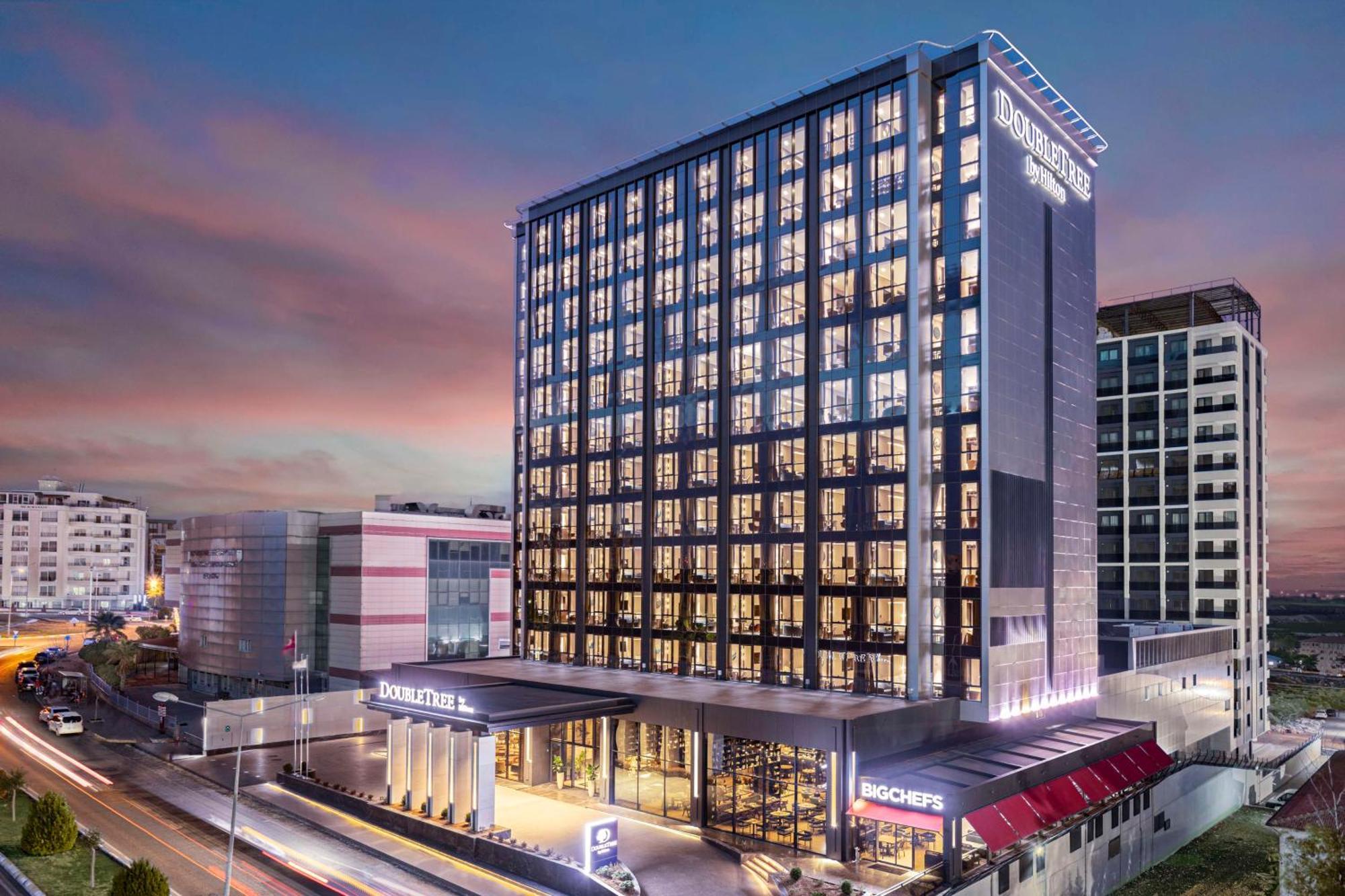 فندق Doubletree By Hilton سانليورفا المظهر الخارجي الصورة